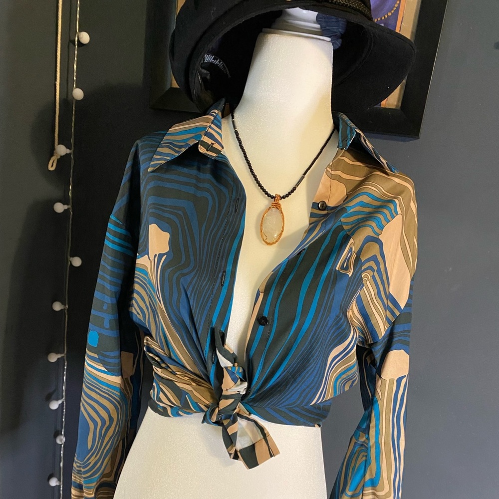Funky retro, button up